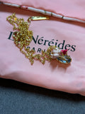 Les nereides flower necklace