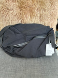 Lululemon fast track bag