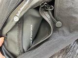 Lululemon fast track bag