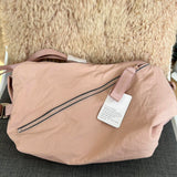 Lululemon fast track bag